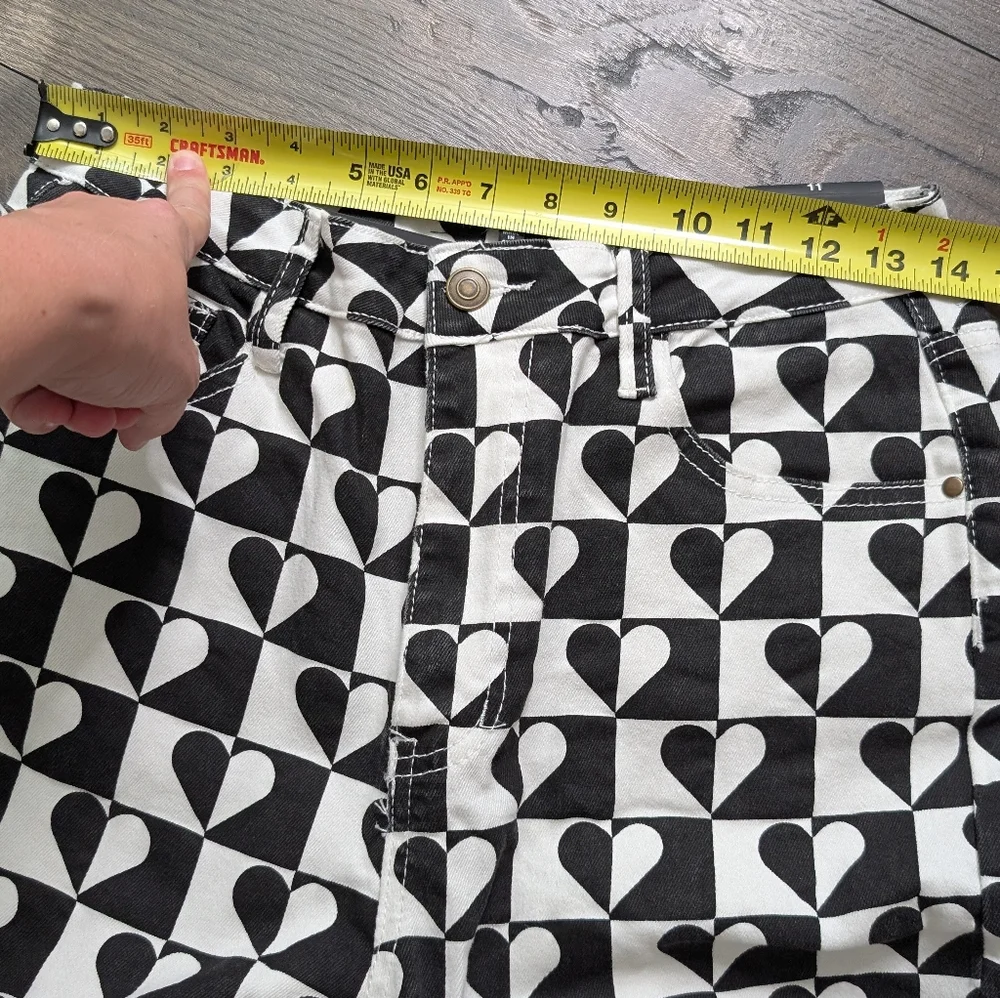 NWT Fashion Nova Queen Of Hearts Straight Leg‎ Heart Pattern Pants Size 11
